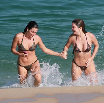 Isis Valverde e Bárbara Borges, praia Isis Valverde e Bárbara Borges, praia